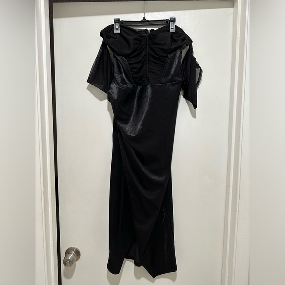 ASOS DESIGN bandeau corset mesh satin midi dress in black - Picture 3 of 11